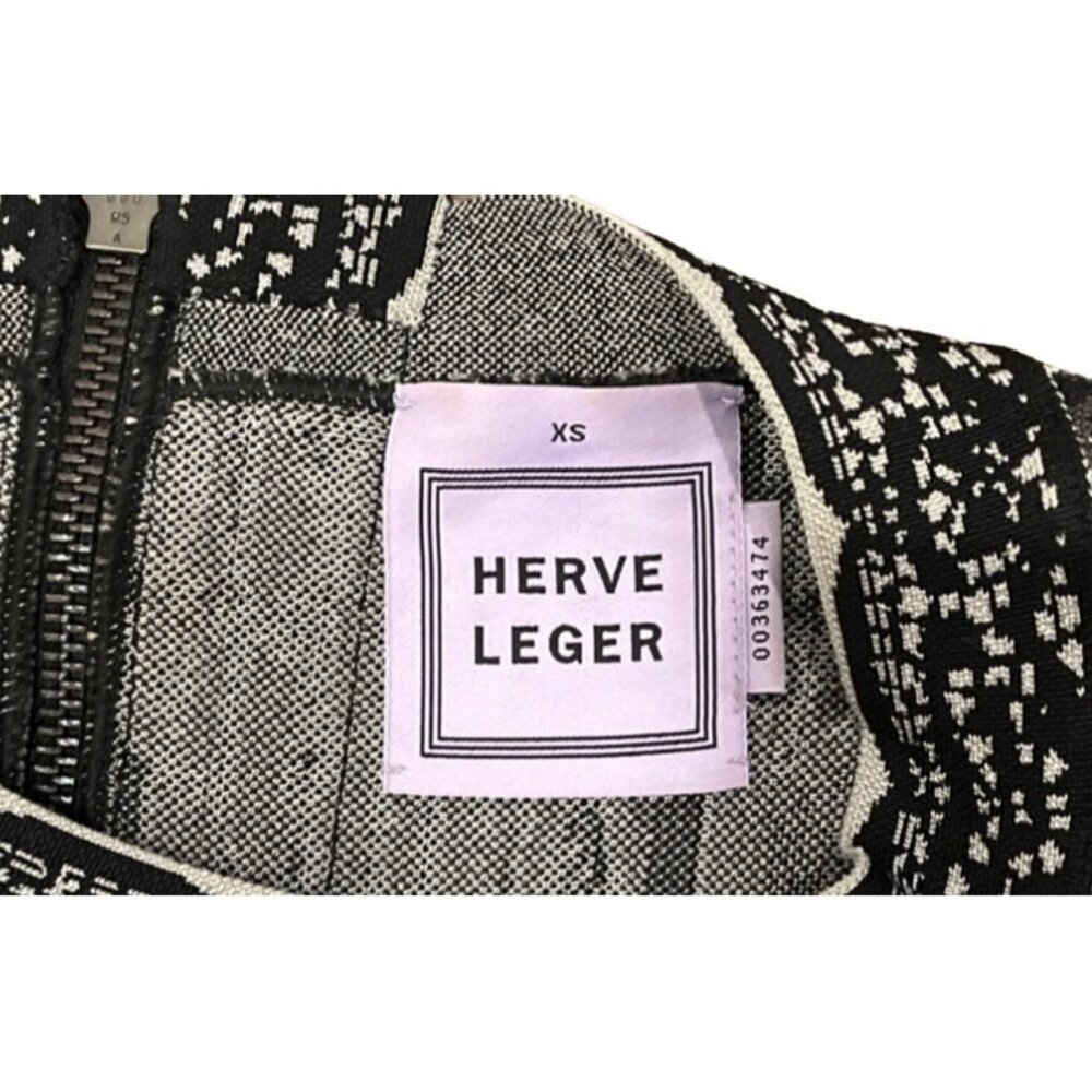 Herve Leger Two Piece Elegant Black and Gray Patterned Skirt Set - Picture 6 of 10